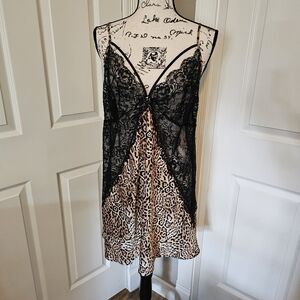 Fox & Royal - Slinky Leopard & Lace Chemise Slip